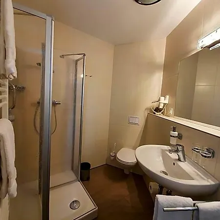 מלון Gaestehaus Altstadttraum 3*